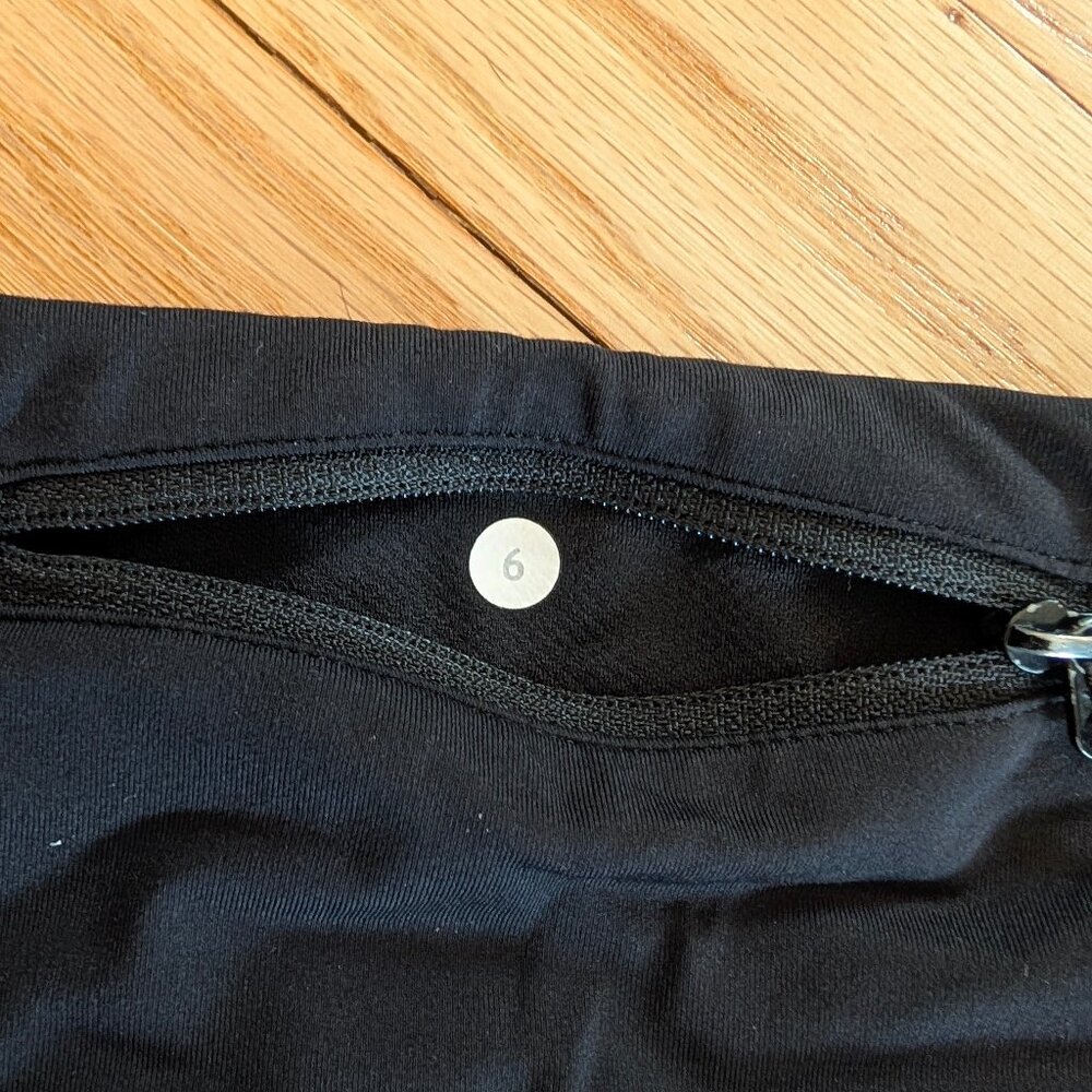 EUC Lululemon Run Times Short 4-way Stretch Breezie Regal Plum Black Women's 6 S - Picture 5 of 8